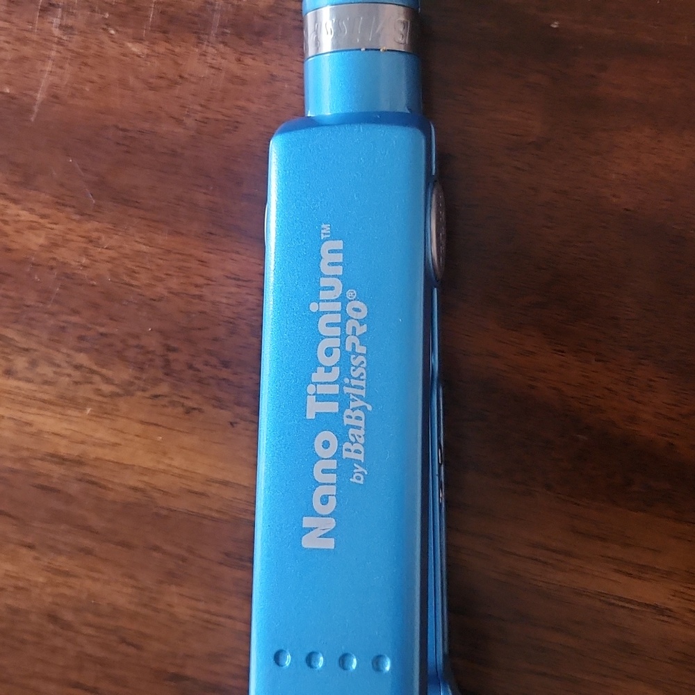 BaByliss Pro Nano Titanium 1 3/4" Ionic Straightener - Picture 11 of 16
